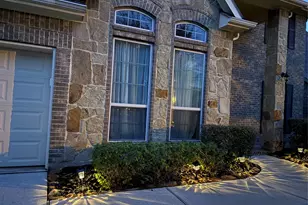 331 W Bend Dr, League City, TX 77573 - Photo 2