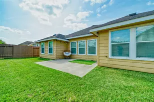 1211 Quarterhorse Dr, Alvin, TX 77511 - Photo 4