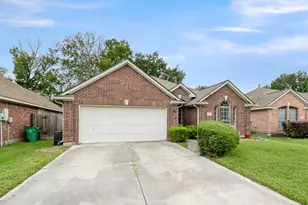 30915 Trinket Dr, Spring, TX 77386 - Photo 2