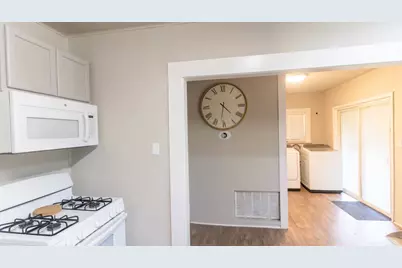 201 Carol Street, West Orange, TX 77630 - Photo 6