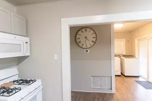 201 Carol St, West Orange, TX 77630 - Photo 6