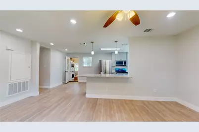 227 Kansas Street, Bacliff, TX 77518 - Photo 8