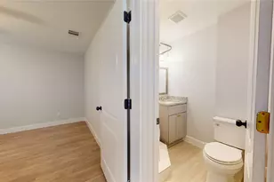 227 Kansas St, Bacliff, TX 77518 - Photo 16