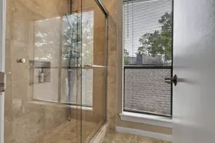 701 Bering Dr, Houston, TX 77057 - Photo 16