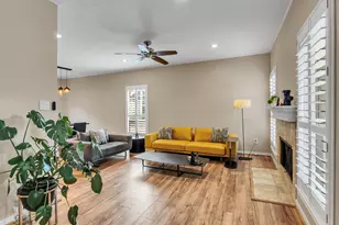 701 Bering Dr, Houston, TX 77057 - Photo 4