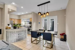 701 Bering Dr, Houston, TX 77057 - Photo 8