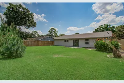 9410 Highmeadow Drive, Houston, TX 77063 - Photo 30