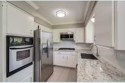 9410 Highmeadow Drive, Houston, TX 77063 - Photo 16