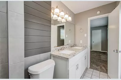 9410 Highmeadow Drive, Houston, TX 77063 - Photo 24