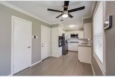 9410 Highmeadow Drive, Houston, TX 77063 - Photo 14