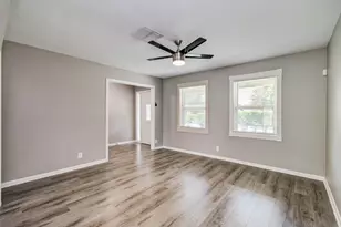 9410 Highmeadow Dr, Houston, TX 77063 - Photo 8