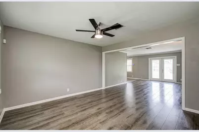 9410 Highmeadow Drive, Houston, TX 77063 - Photo 6