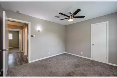 9410 Highmeadow Drive, Houston, TX 77063 - Photo 28