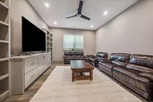 4532 Mimosa Dr, Bellaire, TX 77401 - Photo 36