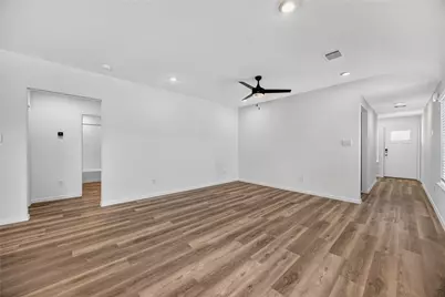 5206 Greengrass Willow Way, Houston, TX 77048 - Photo 6