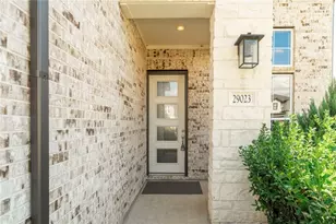 29023 Laurel Grove Ln, Fulshear, TX 77441 - Photo 4