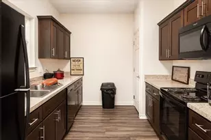 8306 Flintridge Dr, Houston, TX 77028 - Photo 2