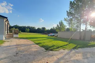 405 Battlebell Rd, Highlands, TX 77562 - Photo 18