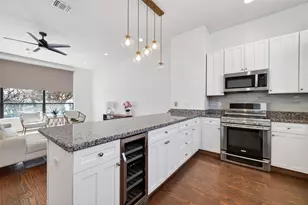 939 Colorado St, Houston, TX 77007 - Photo 4