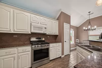 11803 Old Spanish Trail, Santa Fe, TX 77510 - Photo 14
