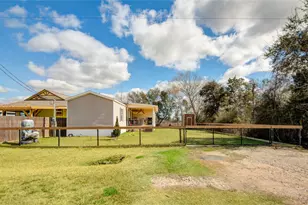 12903 Green Valley Dr, Rosharon, TX 77583 - Photo 2