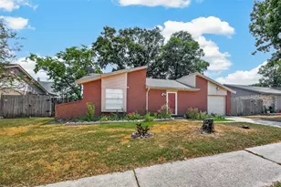 10706 Thorncliff Dr, Humble, TX 77396 - Photo 2