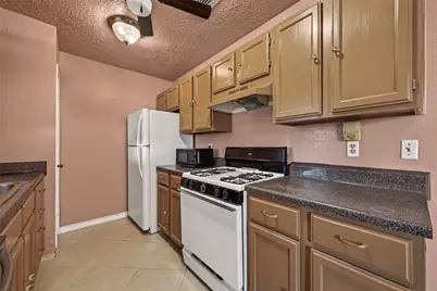 10706 Thorncliff Drive, Humble, TX 77396 - Photo 12