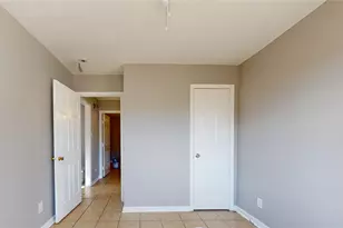 8402 Berwyn Dr, Houston, TX 77037 - Photo 14