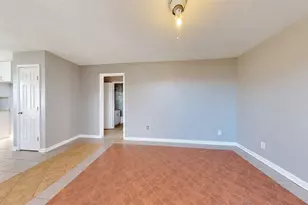 8402 Berwyn Dr, Houston, TX 77037 - Photo 12