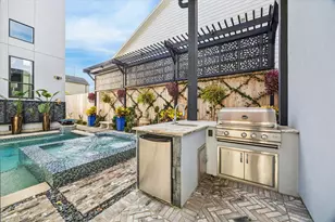 1913 Du Barry Ln, Houston, TX 77018 - Photo 6