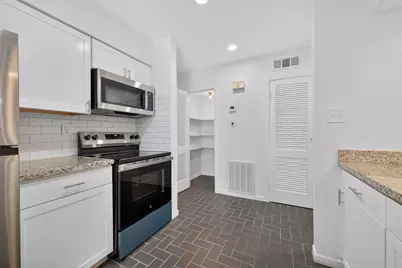 3300 Yorktown Street #16, Houston, TX 77056 - Photo 12