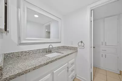 3300 Yorktown Street #16, Houston, TX 77056 - Photo 20