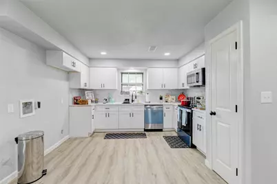 218 S Nugent Street, La Porte, TX 77571 - Photo 10