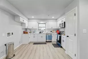 218 S Nugent St, La Porte, TX 77571 - Photo 10