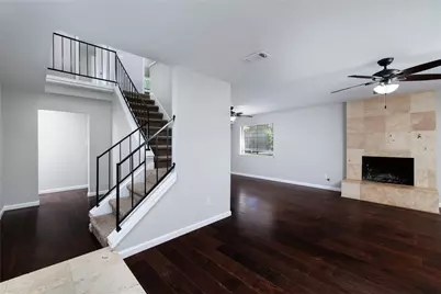 1 Ground Brier Court, The Woodlands, TX 77381 - Photo 4