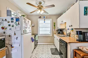 10304 Cloud Ln, Galveston, TX 77554 - Photo 16