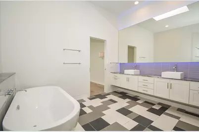 1905 Oakdale Street, Houston, TX 77004 - Photo 32