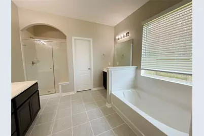 8707 E Crescent Lake Circle, Baytown, TX 77521 - Photo 22