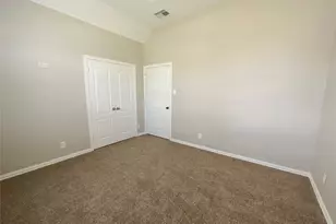 8707 E Cres Lake Cir, Baytown, TX 77521 - Photo 28