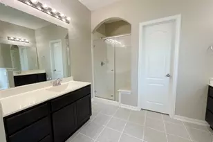 8707 E Cres Lake Cir, Baytown, TX 77521 - Photo 20