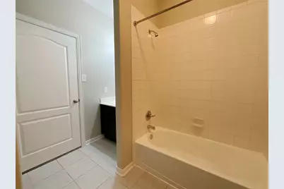 8707 E Crescent Lake Circle, Baytown, TX 77521 - Photo 30