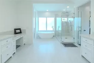 974 W 43rd St, Houston, TX 77018 - Photo 16