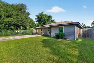 7213 Rhobell St, Houston, TX 77016 - Photo 2