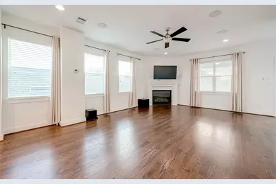 30 N Saint Charles Street, Houston, TX 77003 - Photo 6