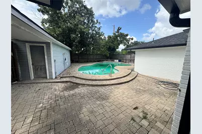 7706 Braesview Lane, Houston, TX 77071 - Photo 32