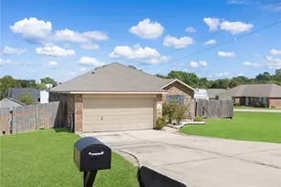 13184 Lake Breeze Ln, Willis, TX 77318 - Photo 1