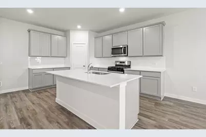 11007 Youngquist Drive, Mont Belvieu, TX 77535 - Photo 4