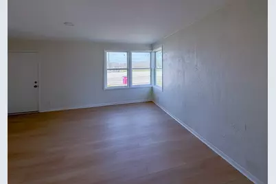 1207 W 9th Street, Freeport, TX 77541 - Photo 6