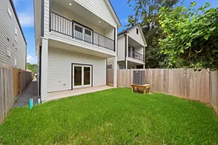 414 E 34th St, Houston, TX 77018 - Photo 2