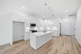 414 E 34th St, Houston, TX 77018 - Photo 1
